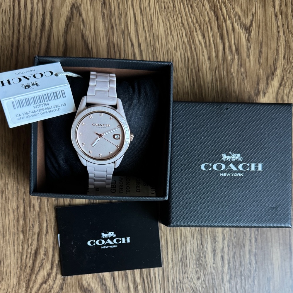 Coach Elegant Champagne-Tone Women’s Watch – NWT, Size L